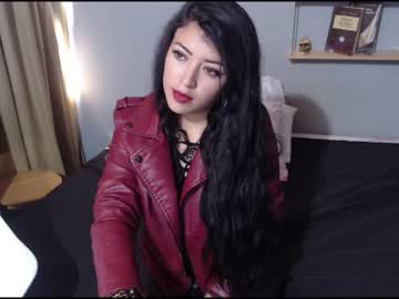 พาเมียไปเปลี่ยนบรรยากาศเดินเล่นในป่าดันเงี่ยนควยอยากเย็ดหีพาเมียไปเย็ดหีท่าหมากลางป่า