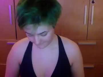 หนังเย็ดหี ขึ้นขย่มควยคาจอยเกมส์ ไม่รู้ไปเงี่ยนมาจากไหนเดินเข้าดูดควยเฉยเลยแถมยังขึ้นขย่มควยเองอีกด้วย