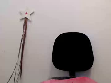 สาวออฟฟิศเงี่ยนจิมิจนน้ำไหล อดใจไม่ไหวเลยต้องชวนหนุ่มเด็กใหม่มีเซ็กบนโต๊ะทำงาน