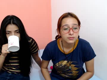 คลิปโป๊แม่บ้านหุ่นเซ็กซี่แก้ผ้าทำความสะอาดห้องครัวลูกชายเจ้าของบ้านเดินมาเห็นขอเย็ดเย็ดหีคาชุด