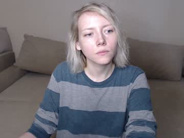 ตั้งกล้องถ่ายคลิปเลียหีเพื่อนสาวสกิลการเลียหีอย่างได้ถ่างขาเลียหีหมอยดำดกร้องอย่างเสียว