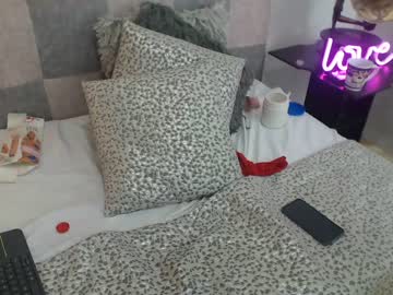 หนังโป๊เย็ดสดไม่ใส่ถุง เย็ดหีแฟนอย่างมันตะแคงเย็ดขย่มควยคาเตียง