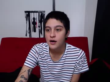 คลิป18+ยืนเย็ดหีคาชุดกลางทุ่งหญ้า เย็ดรูตูดร้องิย่างเสียว