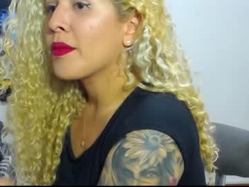 สาวสวยหุ้นน่าเย็ดอมควยเจ้าของบริษัทที่ห้องทำงานนั่งให้อมคควยคาเก้าอี้อย่างเด็ด