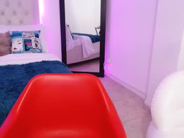 คลิปโป๊หนุ่มลายสักเอานิ้วแหย่หีสาวคาเตียงต่อด้วยxxxหีไร้ขน