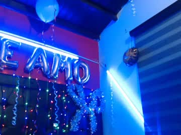 คลิปข่มขืนพี่สาวตัวเองเอาในห้องคาเตียงเลียหีโบ๋ไร้ขน จับควยยัดปาก