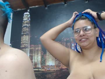 คลิปโป๊ยืนให้อมควยเเงี่ยนหนักจับเย็ดหีขาพาดขอจับกระแทกหีอย่างเด็ด